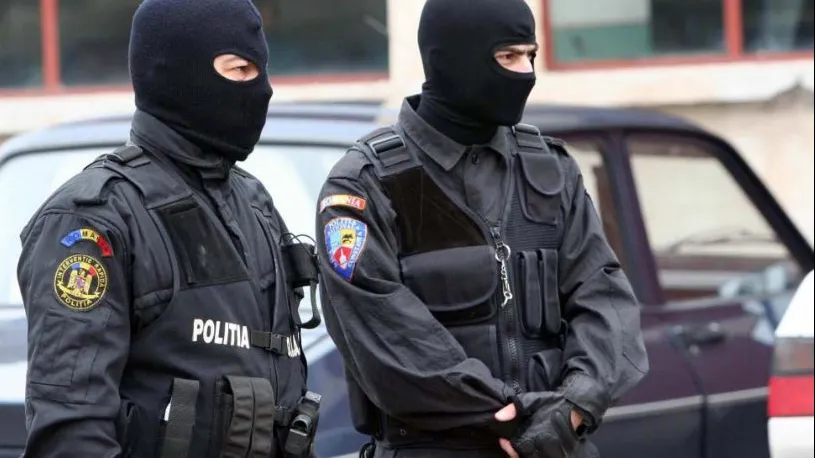 Percheziţii la agenţii de publicitate. Sunt vizate 13 firme şi 20 de persoane