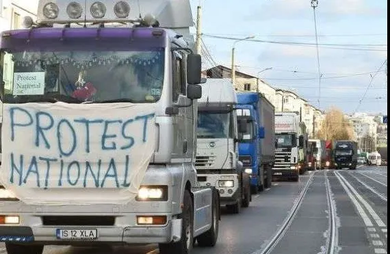 Transportatorii rutieri către politicieni: Nu folosiți protestul RCA în scop electoral!