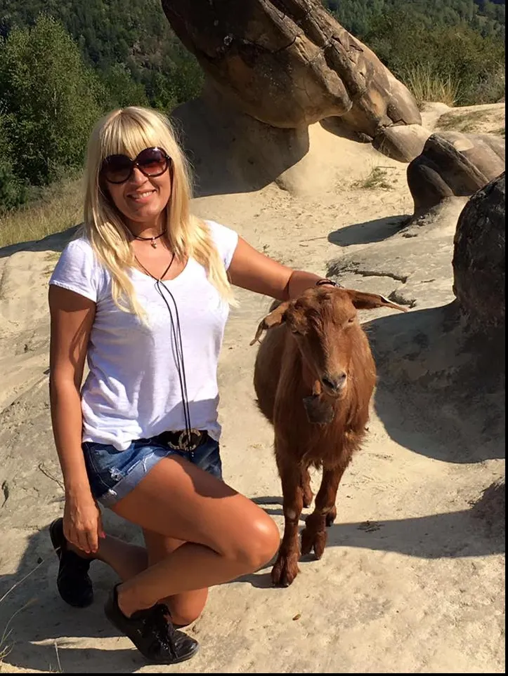 Elena Udrea se dedică credinței. Ce decizie crucială a luat celebra blondă