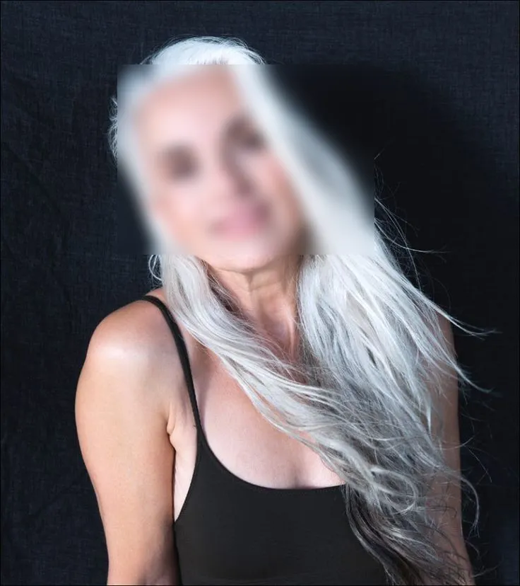 Cum arată cea mai sexy bunică din lume. Are 60 de ani