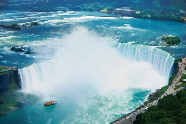 Canada, fără viză! Top locuri minunate de vizitat în "Ţara Arţarului" GALERIE FOTO