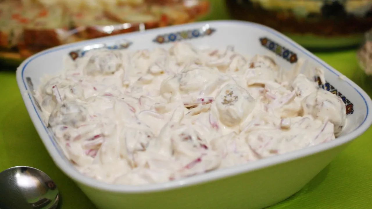 Aşa faci cele mai bune ciuperci cu maioneză. Ingredientul secret care le face şi mai delicioase