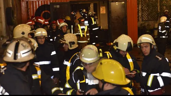 COLECTIV. Cei 2 pompieri au corespondat pe mail, cu patronii clubului, cu 2 zile înainte de incendiu