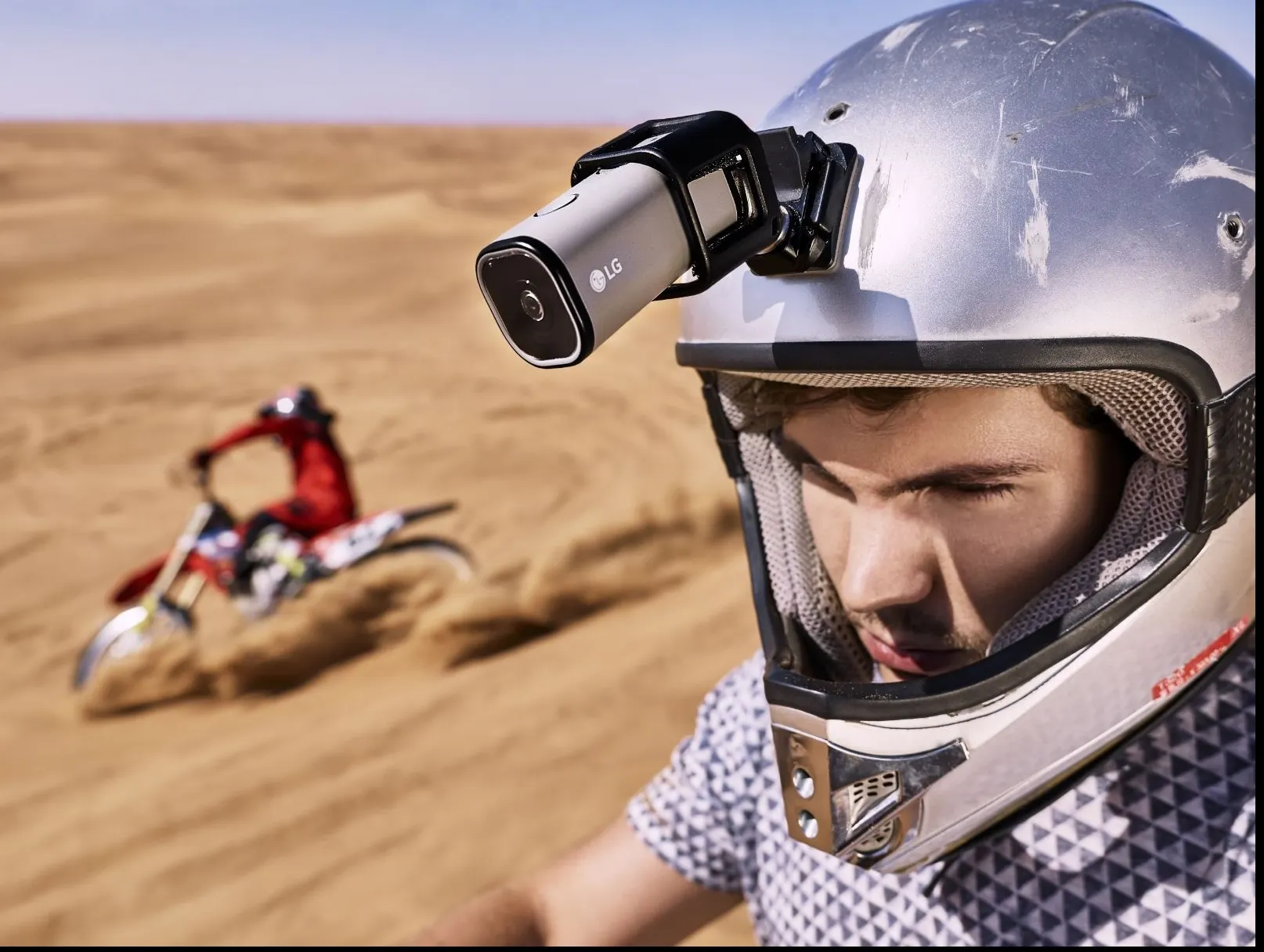 eMAG – 5 oferte de camere video sport! Preturile incep de la 150 de lei. Cat costa GoPro Hero 4