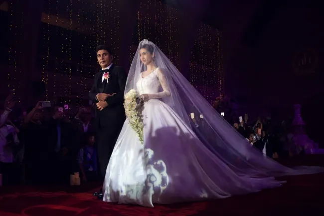 "Kim Kardashian a Chinei" s-a căsătorit. Nunta luxoasă a costat 30 milioane de euro - FOTO