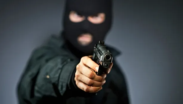 Tentativă de jaf armat într-un club din Timişoare. Imagini surprinse de camerele de supraveghere