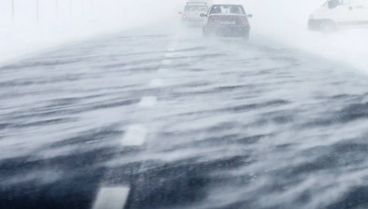Iarna îşi intră în drepturi! Informare METEO de ultimă oră: NINSORI viscolite