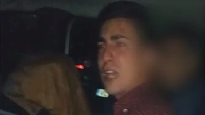 Poliţist beat, oprit în trafic cu 12 focuri de armă