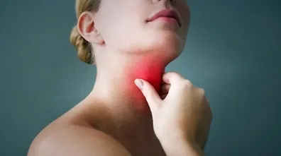 Scapă de ele fără medicamente! Remedii naturiste pentru durerile în gât 