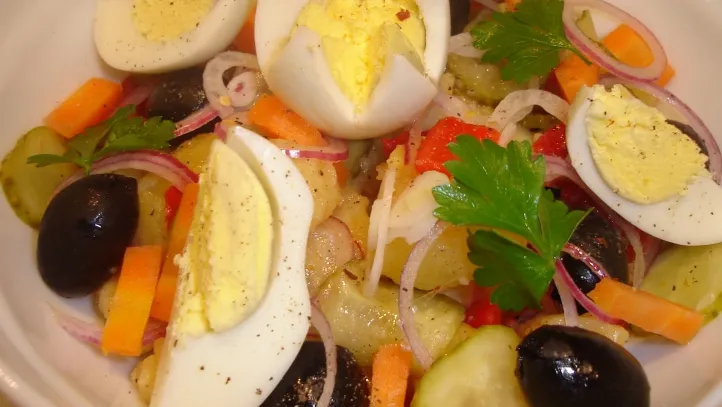 Așa prepari cea mai bună salată orientală. Secretul pe care îl ştiu doar bucătarii de renume