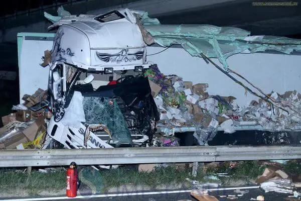Doi români au murit într-un accident în Croația. Imagini şocante!