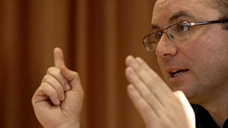 Cozmin Guşă: Lumea serioasă a devenit o minoritate în ţara asta
