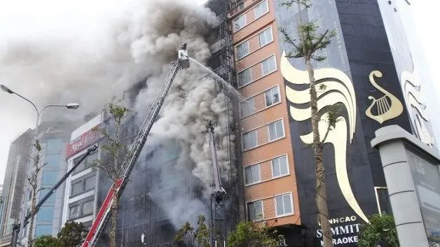 Tragedie în Vietnam: 13 morți într-un incendiu la un bar cu karaoke