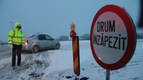 Harta şoselelor naţionale şi autostrăzilor cu risc de înzăpezire. Peste 75% din drumuri se vor bloca