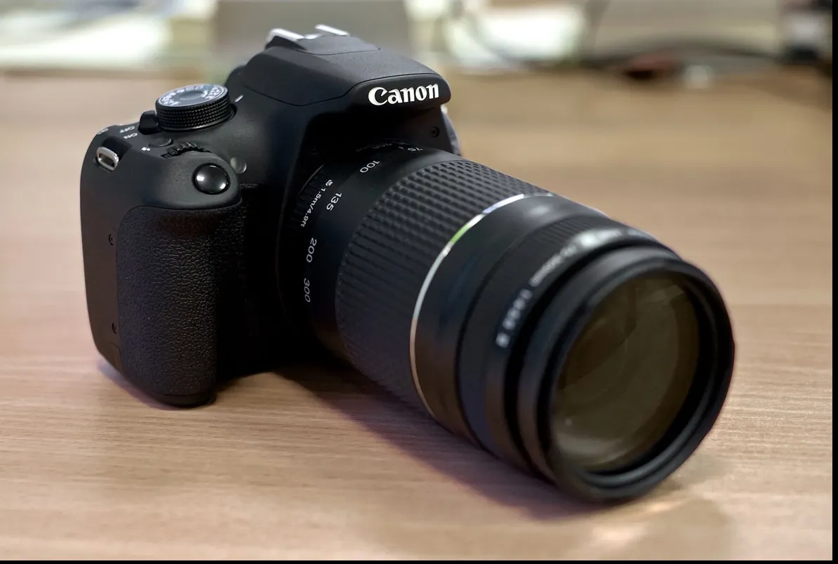 eMAG - TOP 6 cele mai vandute aparate foto DSLR