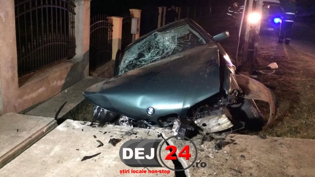Accident grav în judeţul Cluj. Minoră însărcinată, rănită. Alte trei persoane au ajuns la spital