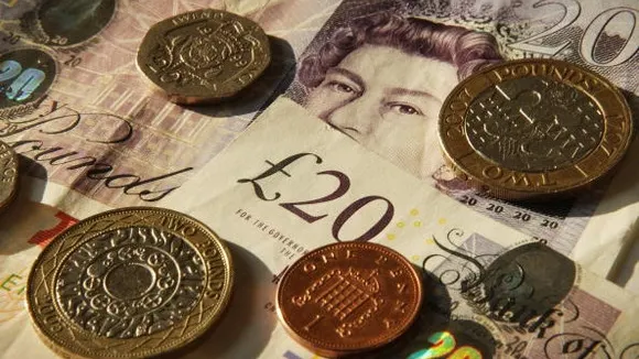 Decizia Înaltei Curți de la Londra a avut efect asupra lirei