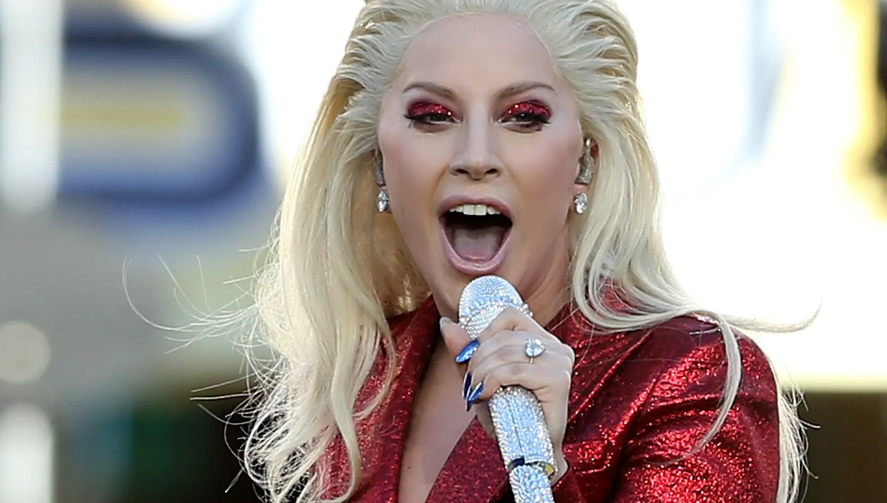 Emoţionant! Lady Gaga a cântat pentru tinerii LGBTQ respinşi de familii şi fără adăpost