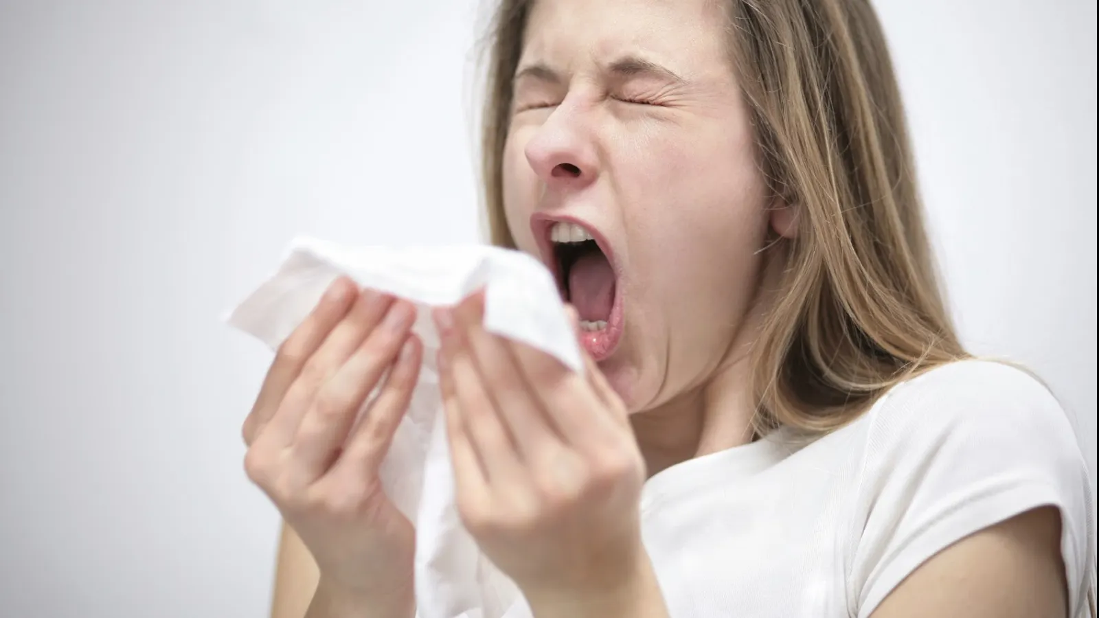 Cel mai puternic antiviral este o plantă banală. Te poate scăpa de gripă pe loc
