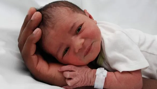 Mama voia să scape de acest micuț încă înainte de nașterea lui. A decis să îl otrăvească. Ce a urmat