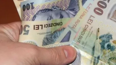 Un bărbat din Iaşi a găsit o SUMĂ FABULOASĂ pe jos. A aşteptat să vină cine i-a pierdut, apoi...
