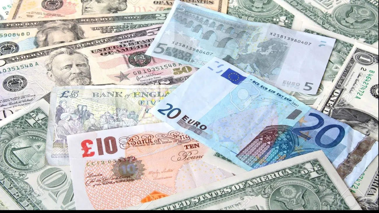 Lira sterlină s-a prăbuşit după surpriza de la alegerile din Marea Britanie