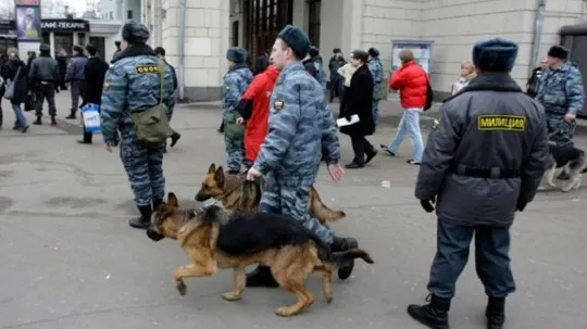 Amenințare cu bombă falsă la Moscova. Trei stații de tren, evacuate