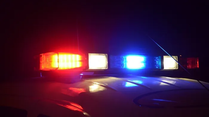 Un şofer beat a lovit o autospecială de poliţie