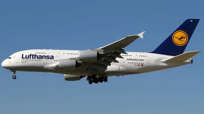 Amenințare cu bombă la bordul unui avion Lufthansa care zbura din SUA în Germania