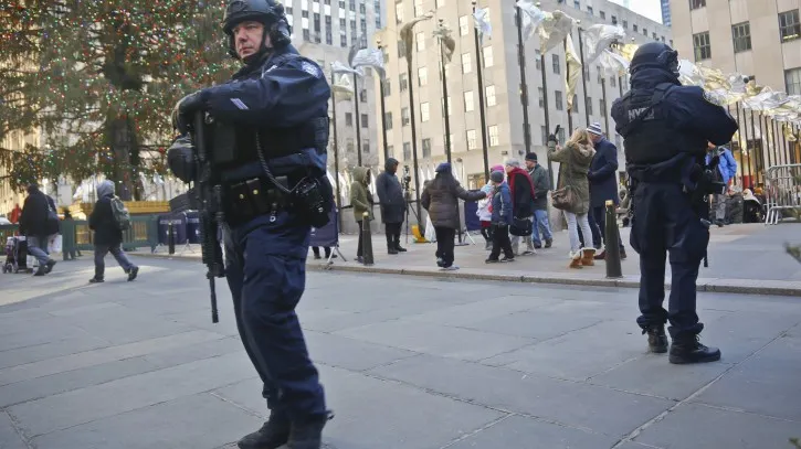 Alertă în Germania. Centru comercial din Berlin, luat cu asalt de polițiști
