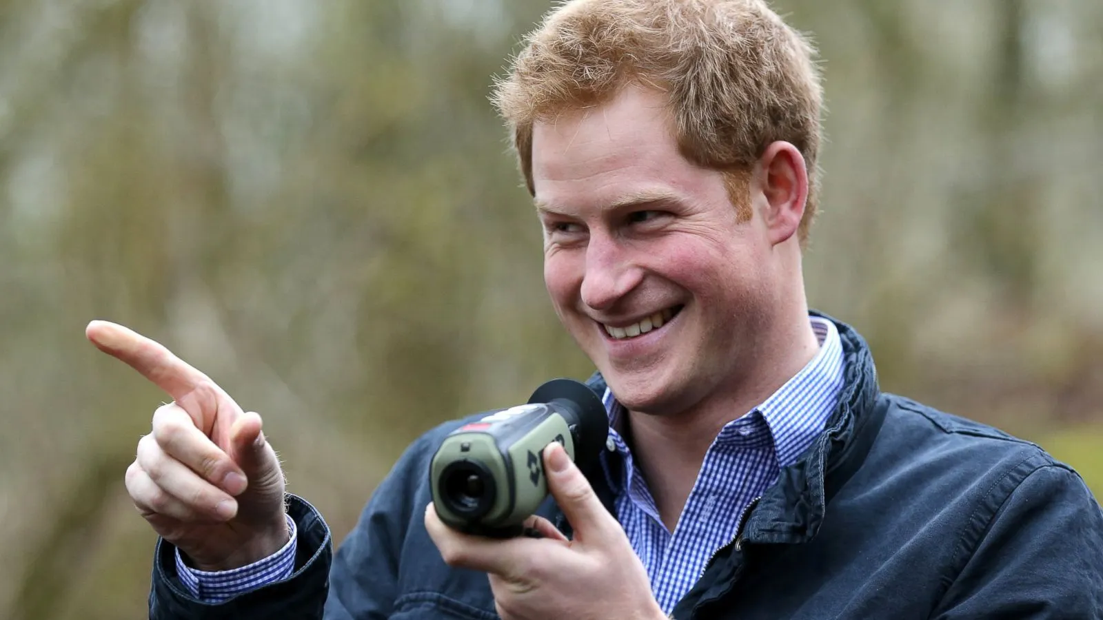 Paparazzii l-au prins: ce făcea Prințul Harry în oraş cu iubita lui, actriţa Meghan Markle