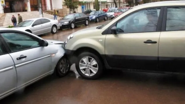 Cum poţi să verifici istoricul daunelor auto, cu un singur click