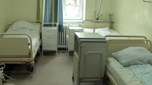 Fotografia care înfurie întreaga lume. Cum a murit un bărbat, la poarta spitalului
