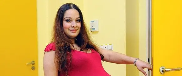 Cum arată femeia care pretinde că este însărcinată în 23 de luni. Cât de mare este pântecele ei