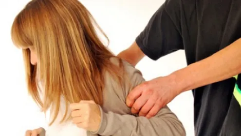 Cum recunoști agresor sexual sau un pedofil? Singurele semne care îl dau de gol