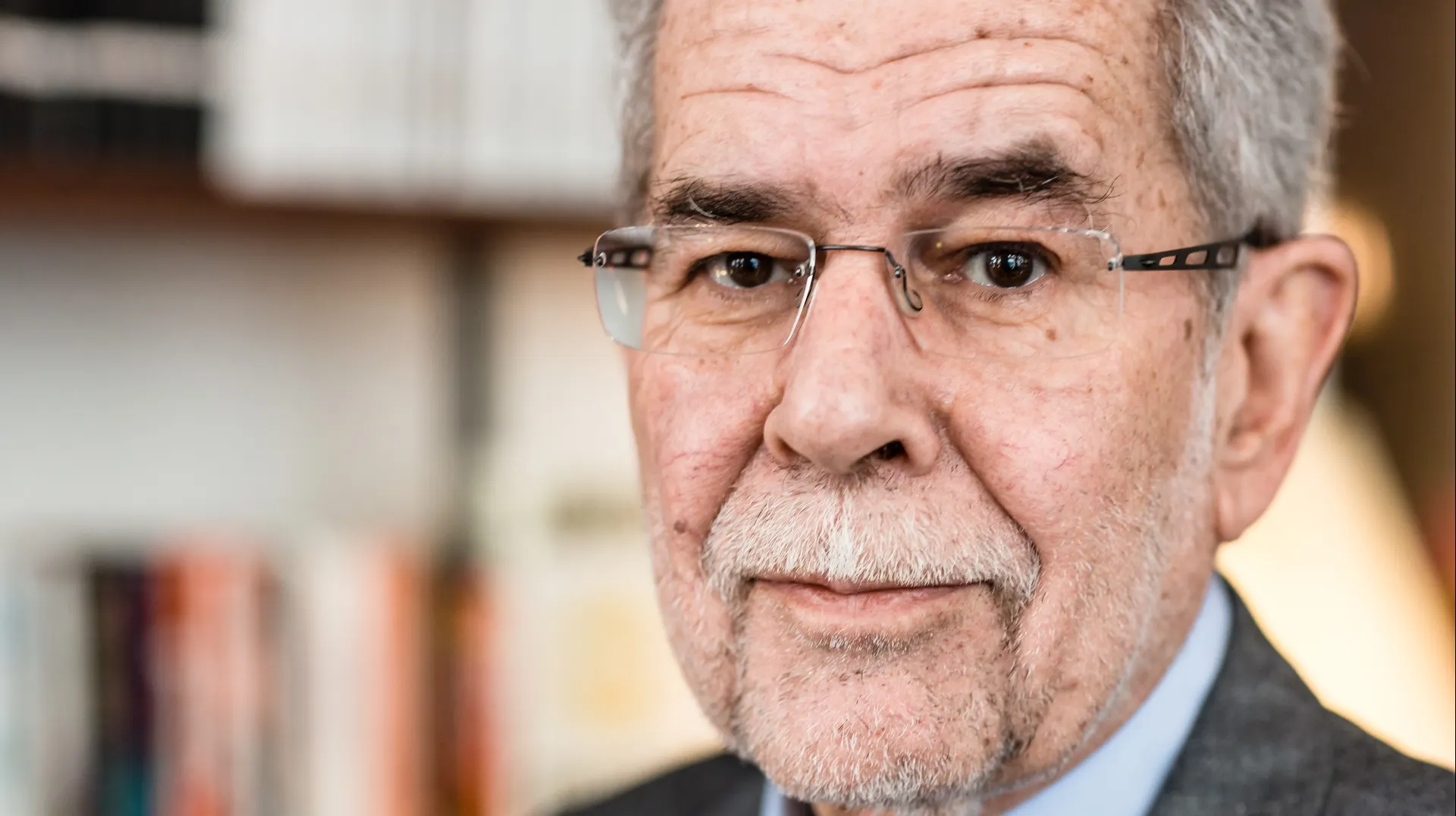 Alexander Van der Bellen a fost învestit în funcția de președinte al Austriei 
