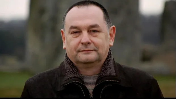 Românul care a devenit milionar după doar o carte publicată în Marea Britanie
