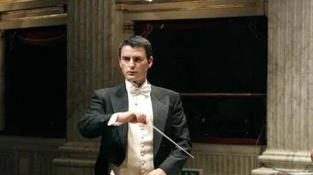 Dirijorul le-a spus copiilor "Moş Crăciun nu există", la finalul spectacolului. Urmarea, dramatică