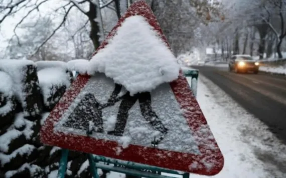 Capitala şi mai multe judeţe, sub COD PORTOCALIU de ninsori viscolite până la ora 18.00