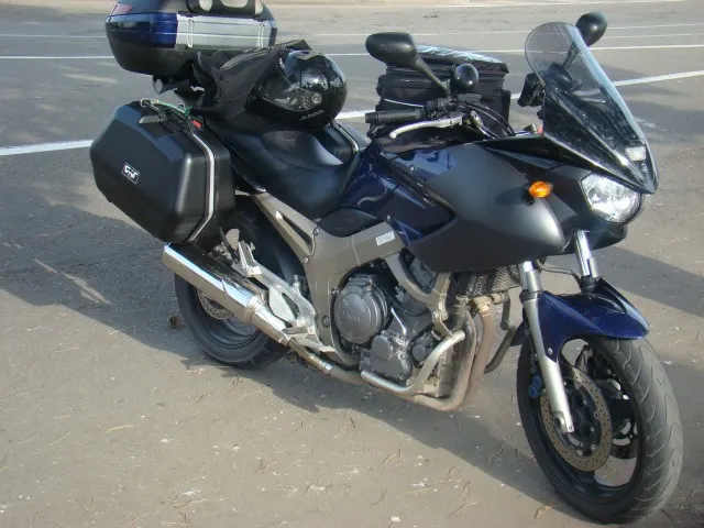Poliţiştii au rămas înmărmuriţi când au văzut ce transportau pe motocicletă mai mulţi bărbaţi