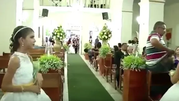 Momente de panică la o nuntă! Un bărbat a intrat în biserică și a început să tragă în invitați
