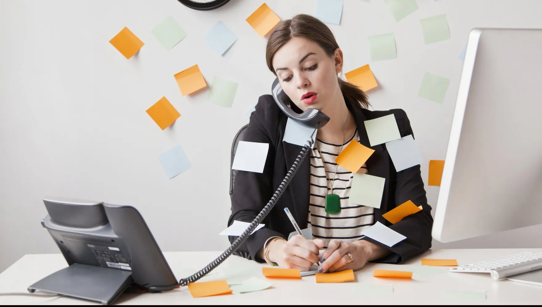 Studiu: Femeile la menopauză devin mai puțin eficiente la ''multi-tasking'' 
