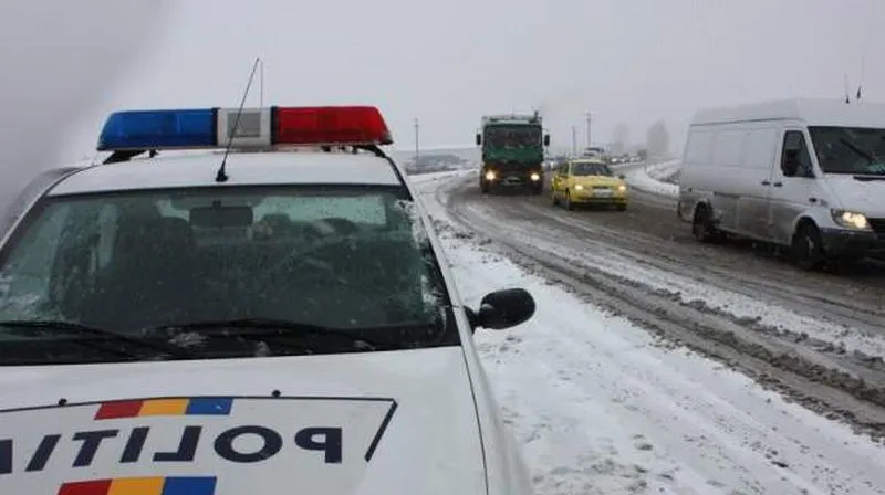 Se circulă cu dificultate pe opt drumuri naționale