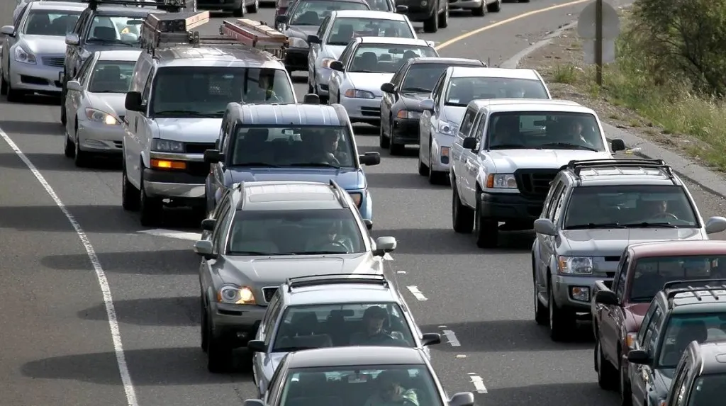 Accident pe DN1! Traficul se desfăşoară cu dificultate între Braşov şi Predeal