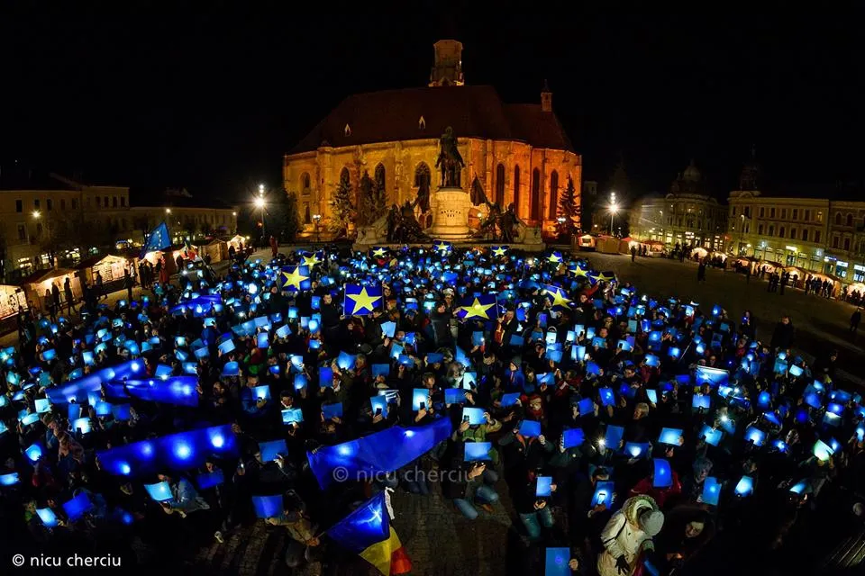 Mii de persoane au protestat, pentru a 27-a zi, în marile oraşe din România. Moment UNIC şi la Cluj