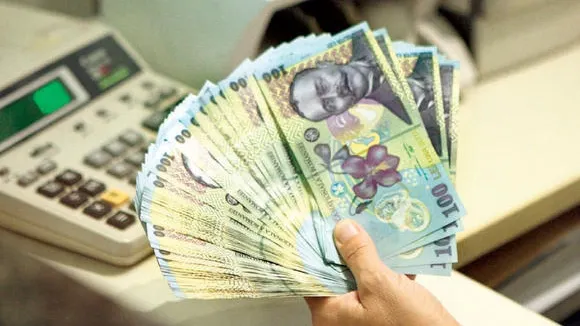Mărul otrăvit al PSD: de azi artiștii câștigă cu 50% mai mult, studenții merg GRATIS cu trenul...