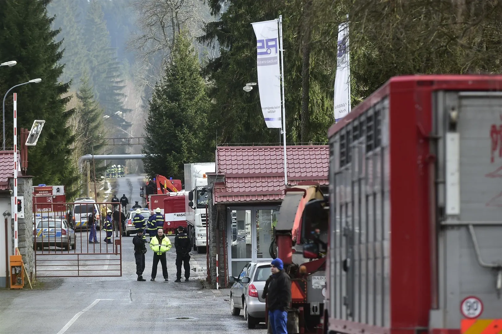 Alertă în Cehia: 19 răniţi, trei în stare gravă, după o serie de EXPLOZII produse într-o fabrică