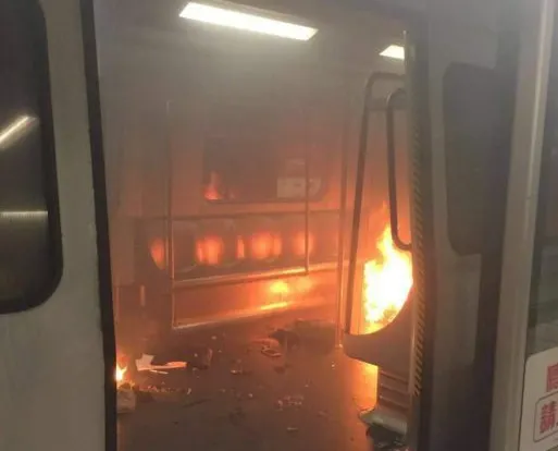 Incendiu la metrou în Hong Kong: 18 persoane au fost rănite