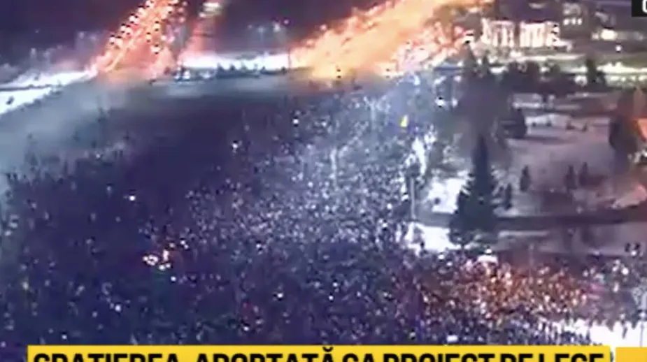 Şapte persoane, reţinute pentru 24 de ore după protestele violente de miercuri, de la Guvern