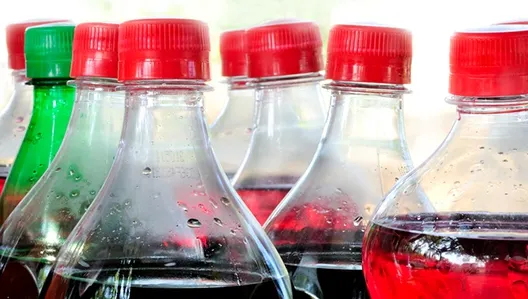 Cât de dăunătoare sunt ambalajele din plastic pentru organism şi care sunt consecinţele